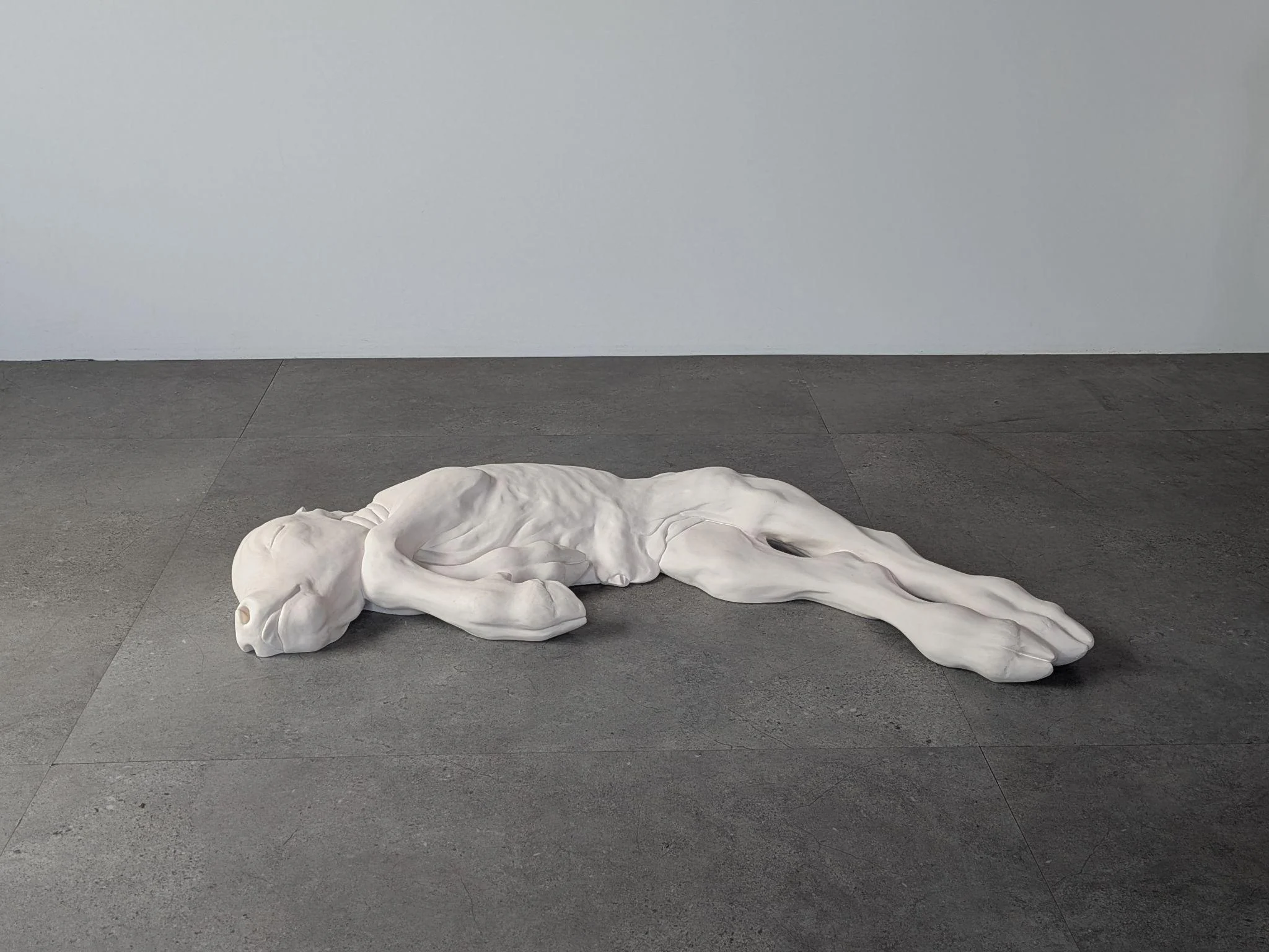 Lait, sculpture grand format en terre